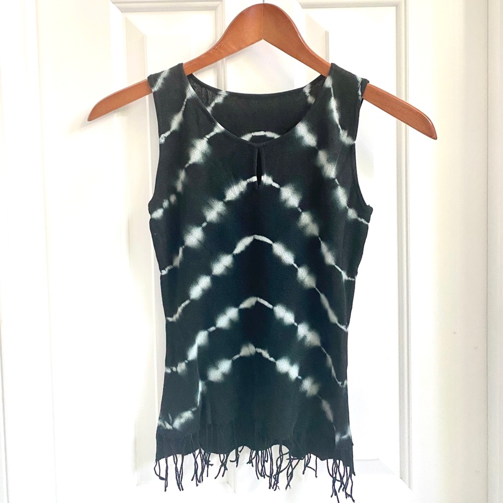 Black & white cute stretch top